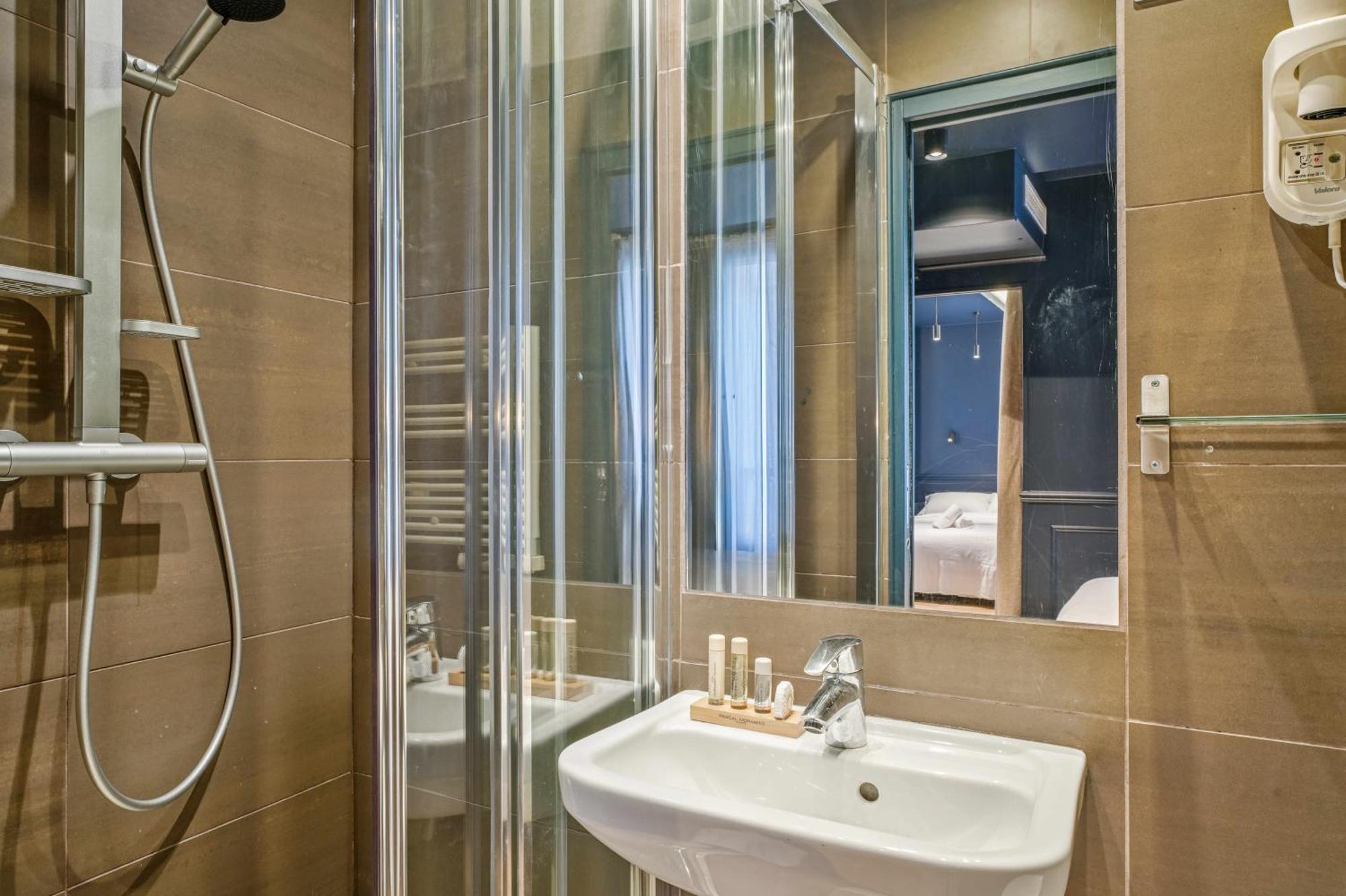 Hotel Clemence Paris Exterior foto